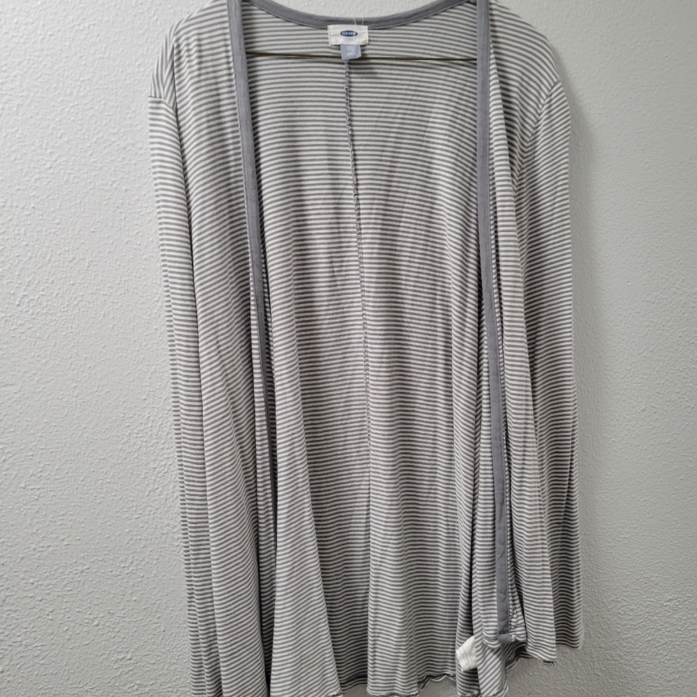 Light weight cardigan